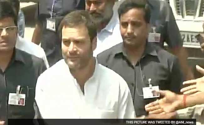 Rahul Gandhi Visits Kolkata Flyover Collapse Site, Says 'Won't Talk Politics'