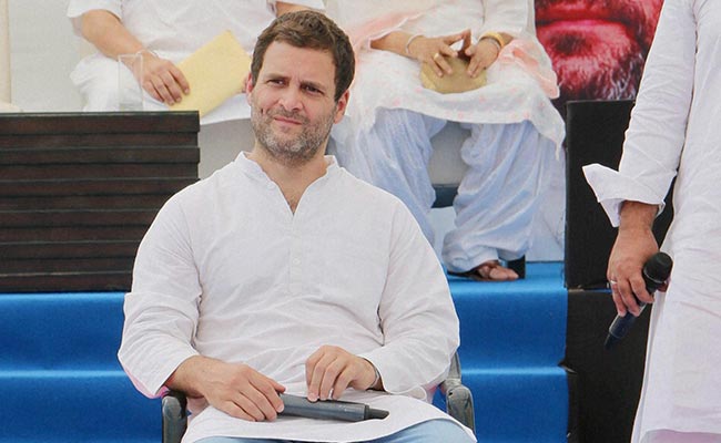 एम्स में भर्ती सुषमा स्वराज से मिलने पहुंचे राहुल गांधी