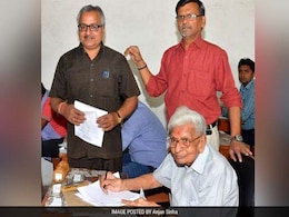 97 साल के राजकुमार ने दी एमए की परीक्षा, आज भी हर दिन 5 घंटे करते हैं पढ़ाई 97 साल के राजकुमार ने दी एमए की परीक्षा, आज भी हर दिन 5 घंटे करते हैं पढ़ाई