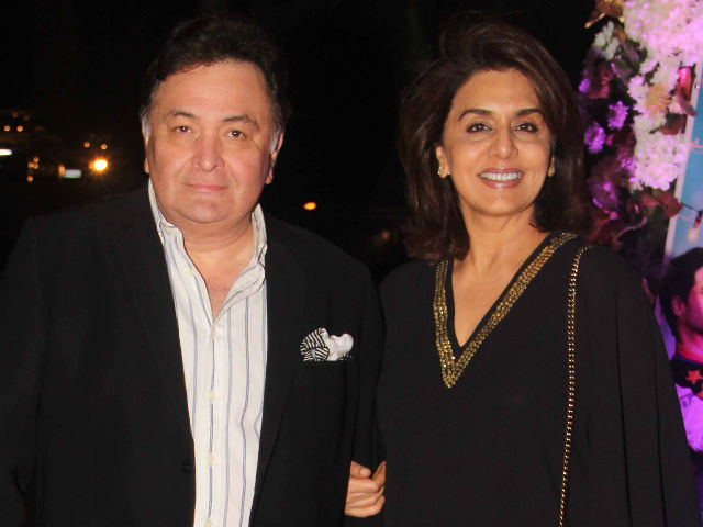 Rishi Kapoor Gets a Drink. Neetu<I>ji</i>'s Expression, Priceless