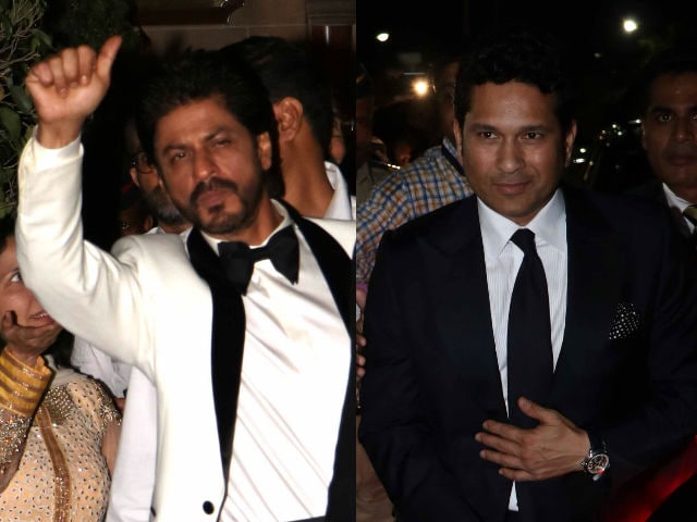 Shah Rukh Wants to Watch Sachin's Film. 'Par Pehle Fan Ki Bari'