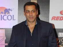 For Salman Khan, a Special Screening of Manoj Bajpayee's <I>Traffic</i>