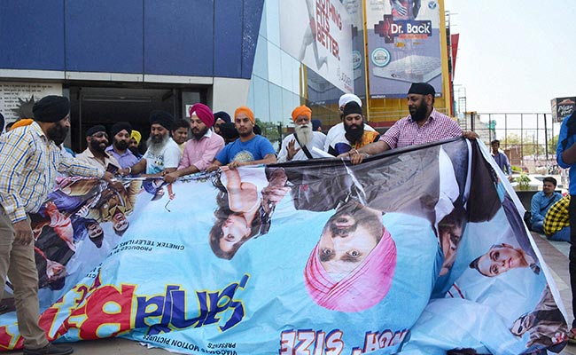 Punjab Bans <i>Santa Banta Pvt Ltd</i> For Allegedly Mocking Sikhs