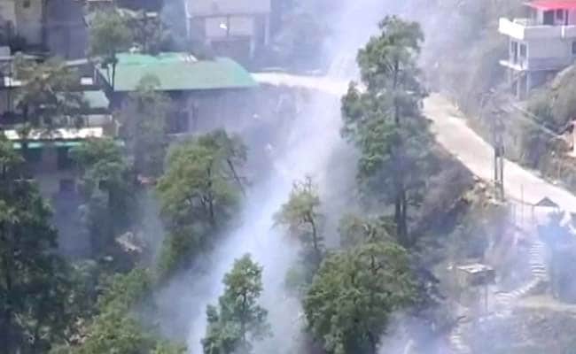 पारा चढ़ा : उत्तराखंड के कई जिलों के जंगलों में लगी आग, 6 लोगों की मौत, हाईअलर्ट जारी