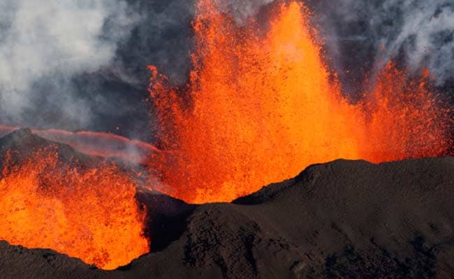 आइसलैंड में ज्वालामुखी विस्फोट, स्थिति का आकलन करने के लिए कोस्ट गार्ड रवाना