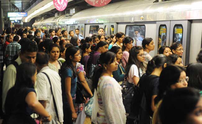 Two Men Complained About Seats For Women on the Metros. Enter Super-Cool Aunty