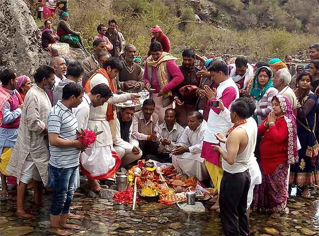 मां यमुना के मायके खरसाली में हर्षोल्लास से मनाई गई यमुना जयंती, खुले शनि मंदिर के कपाट