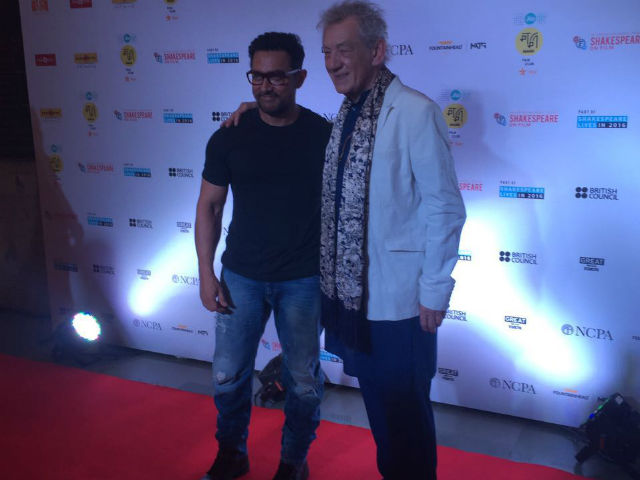 Aamir Had Dinner With Gandalf. Ian McKellen is Now in Mumbai