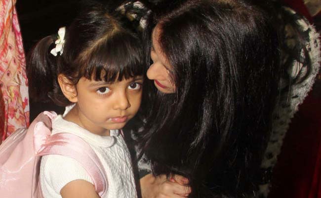 देखें तस्वीरें : बिटिया आराध्या के साथ कान्स के लिए उड़ गईं ऐश्वर्या राय बच्चन