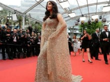 Aishwarya Rai Bachchan Slays Cannes Red Carpet in Traffic-Stopping Dress