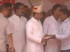 After PM Modi's Visit, A Mock Coronation For Akhilesh Yadav In UP Town