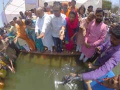 360 View: Amit Shah Takes Holy Dip With Dalit Religious Leaders At Kumbh