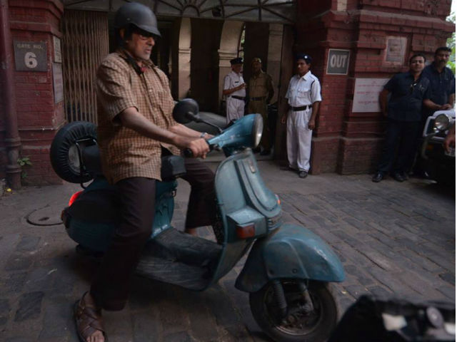 Amitabh Bachchan's Antique Scooter From <i>TE3N</i> Catapults its Owner to Fame