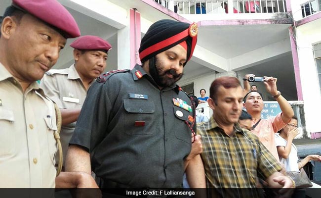 Colonel Allegedly Stole Smuggled Gold, Suspected Smuggler Went To Cops