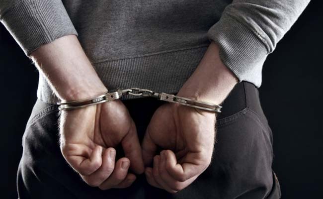 आबकारी विभाग की जीप को टक्कर मारने के मामले में नासिक पुलिस ने 2 आरोपियों को किया गिरफ्तार