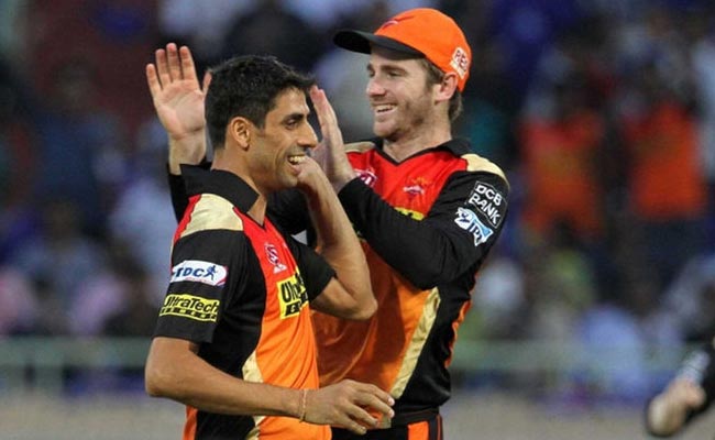 IPL-10: शुरुआती मैच में युवराज की तूफानी पारी के आगे दबकर रह गई 'बुजुर्ग' आशीष नेहरा की यह बड़ी उपलब्धि