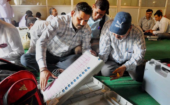 विधानसभा चुनाव से पहले गुजरात सरकार ने शिक्षकों, नगर निकाय कर्मियों की वेतन बढ़ोतरी की घोषणा की