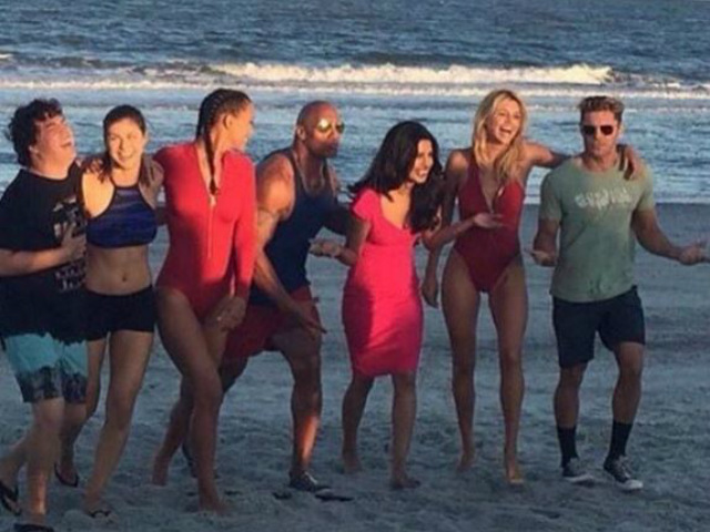 Priyanka Chopra Wishes The Rock on Birthday With New <I>Baywatch</i> Pic