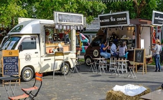'Food Truck Festival' Brings Mumbai Street Food on Wheels