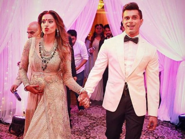 Bipasha Posts Video From Wedding in Which Karan Sings Her Favourite Song