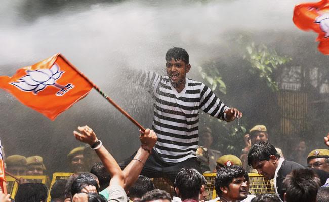 Delhi BJP Protests Outside Arvind Kejriwal House Against Water, Power Shortage