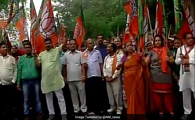 BJP Stages Protest Outside Congress Headquarters On Batla Encounter Issue