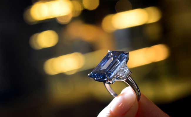 Blue Diamond Fetches $57 Million, Smashes Previous Auction Records