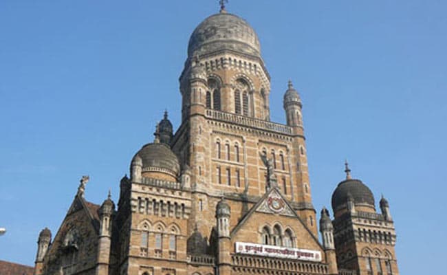 BMC Jobs : मुंबई महापालिकेनं दिली Good News,  बंपर भरतीसाठीचा मोठा निकष बदलला