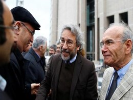 Attacker Tries To Shoot Prominent Turkish Journalist Outside Court Attacker Tries To Shoot Prominent Turkish Journalist Outside Court