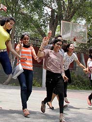 RBSE 10th Result 2023 Declared Live Updates: राजस्थान बोर्ड 10वीं के नतीजे जारी, 90.49% बच्चे पास, लड़कों से आगे रहीं लड़कियां