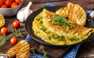 9 Easy Tips And Tricks to Cook the Perfect Omelette