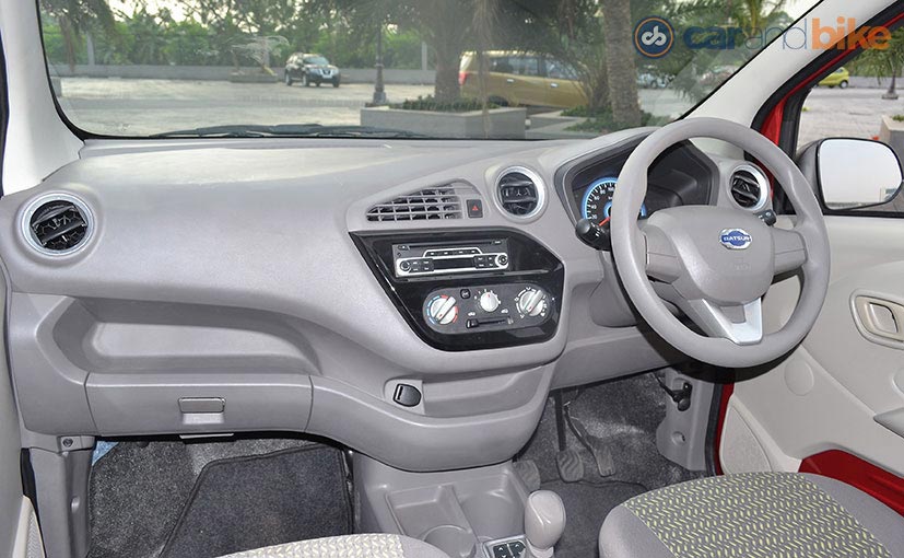 Datsun redi-GO dashboard