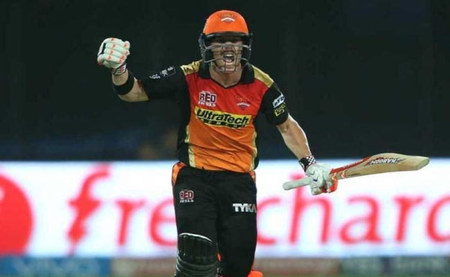 IPL Final : विराट कोहली फिर मायूस, हैदराबाद ने बैंगलोर को 8 रन से हराया, ट्रॉफी पर किया कब्जा