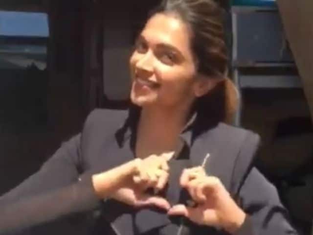 Deepika Padukone Says it All Without Saying a Word in New Facebook DP