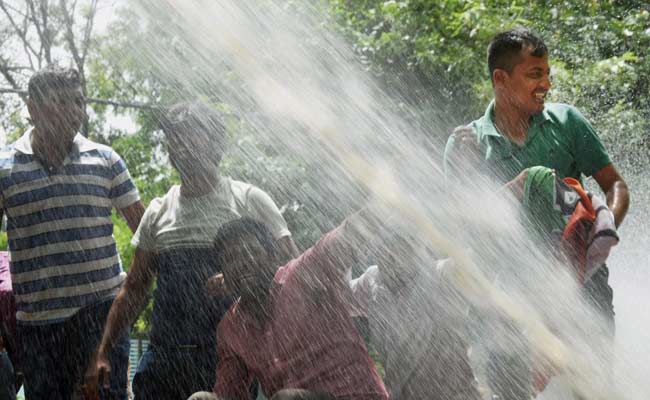 BJP, Congress Stage Protest Outside Arvind Kejriwal's Residence