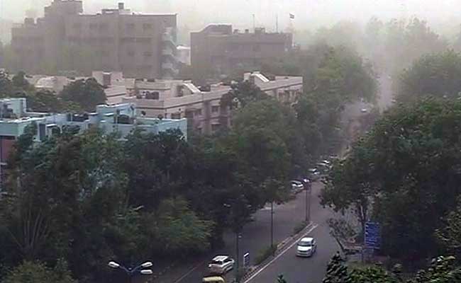 One Killed, 18 Injured In Dust Storm In Delhi