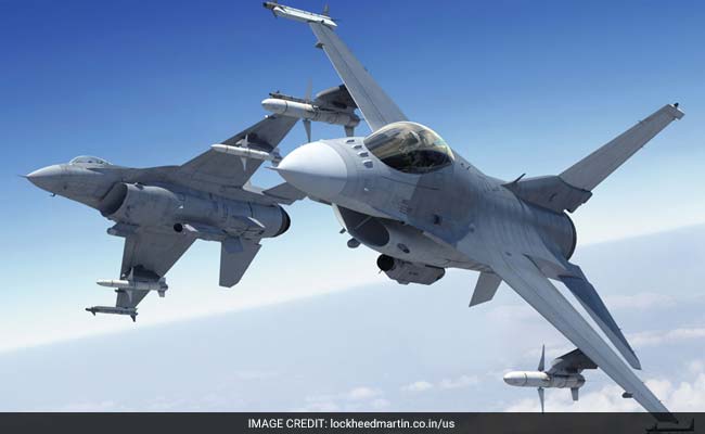 F-16 Fighter Jets Collide Mid-Air, Pilots Eject Safely