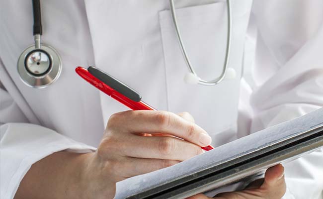 "Heavily Underpaid": Internet Fumes as Chennai Government Doctor Reveals Salary After 28 Years