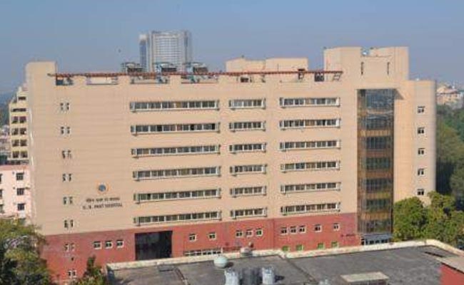 दिल्ली का बेहाल अस्पताल, डॉक्टरों में विवाद के चलते मरीजों के ऑपरेशन बंद