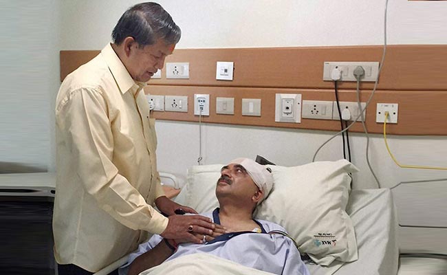Uttarakhand Chief Minister Harish Rawat Meets Injured BJP Lawmaker Tarun Vijay
