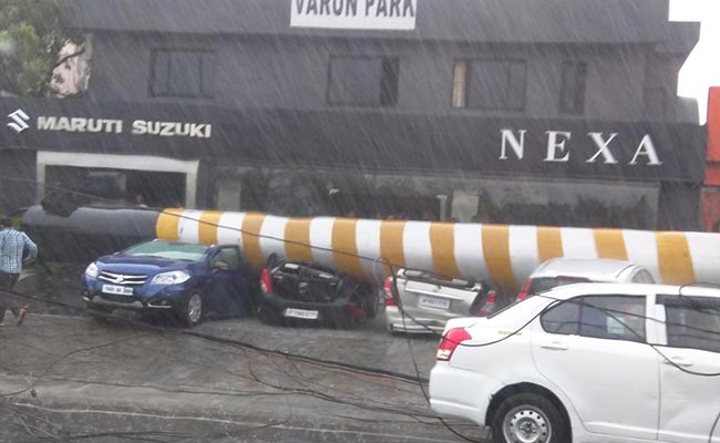 हैदराबाद में आंधी तूफान: 50 किमी प्रति घंटा की हवाओं से एक की मौत और कई घायल