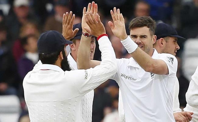 INDvsENG : इंग्लैंड को बड़ा झटका, मुख्य गेंदबाज जेम्स एंडरसन भारत के साथ पहले टेस्ट से बाहर