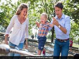 विरोध-प्रदर्शन के बीच कनाडा के प्रधानमंत्री घर छोड़कर परिवार समेत भागे: रिपोर्ट विरोध-प्रदर्शन के बीच कनाडा के प्रधानमंत्री घर छोड़कर परिवार समेत भागे: रिपोर्ट