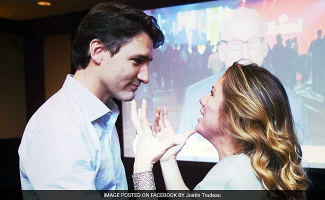 Canadian PM Justin Trudeau Shows Romance Is Not Dead