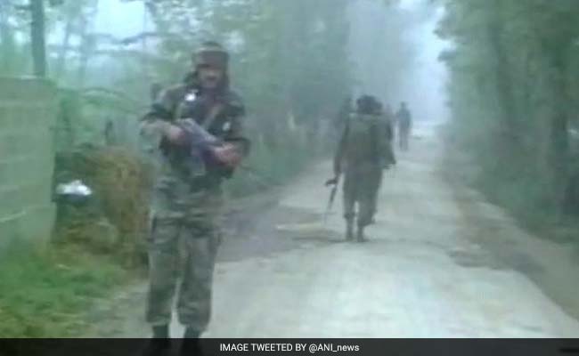 जम्मू-कश्मीर के कुपवाड़ा में सेना-आतंकियों के बीच मुठभेड़