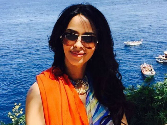 En Route Cannes, Mallika Sherawat Tweets Pic of the Eiffel Tower