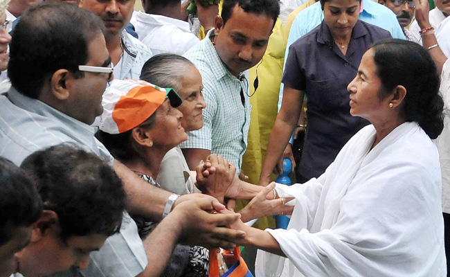 For Mamata Banerjee's Oath, Kolkata's Famous Red Road Turns Blue, Sealed