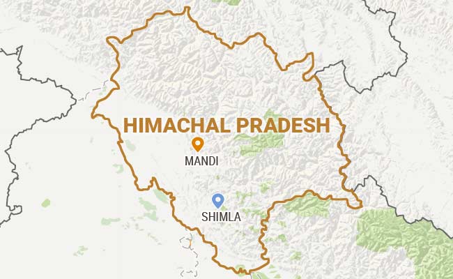 हिमाचल प्रदेश : मंडी जिले में गहरी खाई में बस गिरने से 12 की मौत, 39 घायल