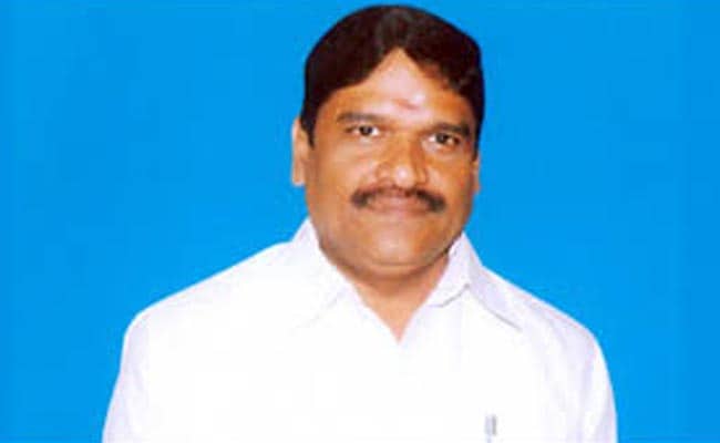 Shoe Thrown At Tamil Nadu Minister During Campaign In Cuddalore