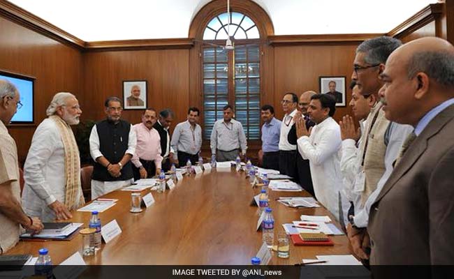 Water Train Politics Apart, PM Modi And Akhilesh Yadav Discuss Drought